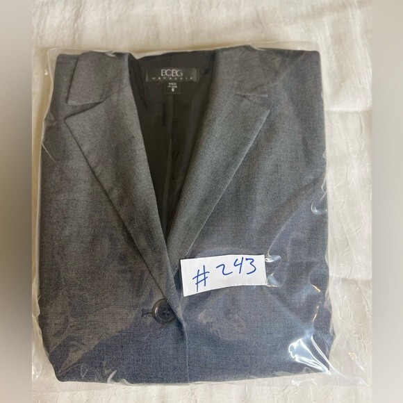 Bcbgmazazria women’s Blazer Color Gray Size 8 - Picture 16 of 16